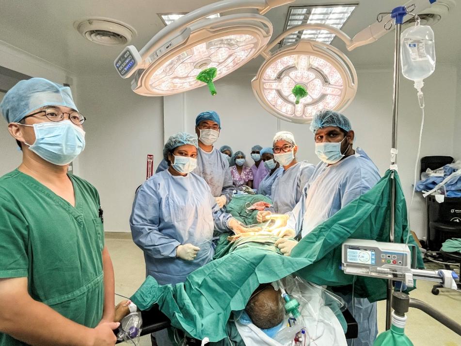 中国援圭亚那医疗队完成一例复杂胰十二指肠切除术